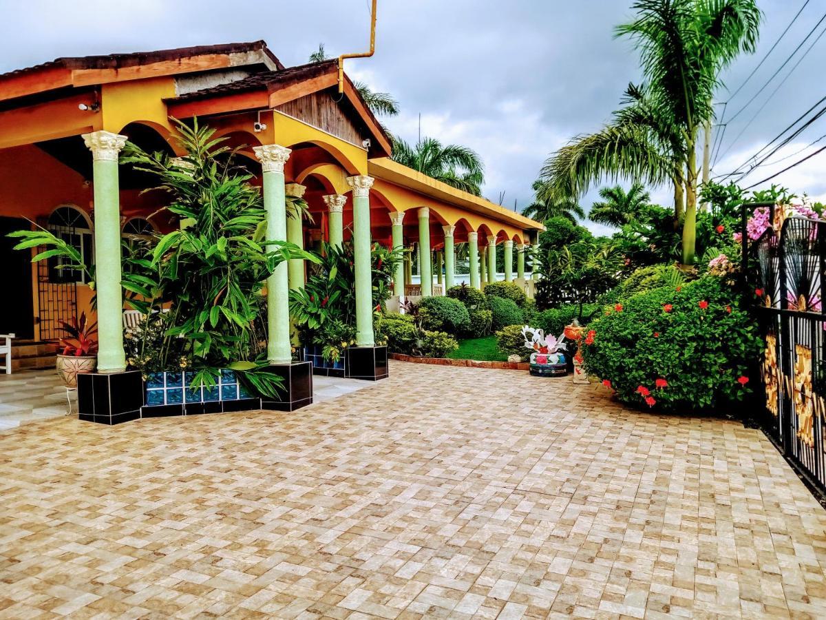 Chateau Margarita Ja Montego Bay Dış mekan fotoğraf